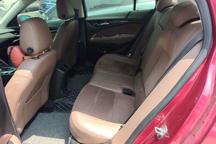 Used Buick Regal 2017 20T Elite Edition Left Rear Seat