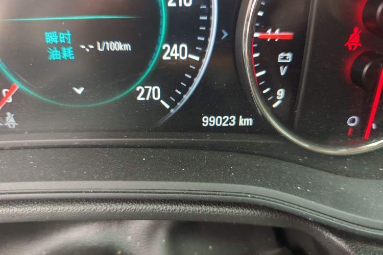 Used Buick Regal 2017 28T Prestige Model Odometer Close Up