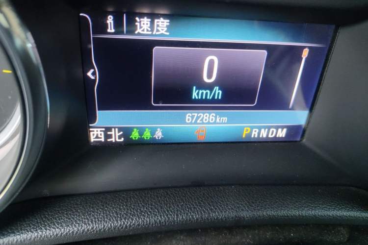 Used Buick Regal 2017 30H Luxury Version Odometer Close Up