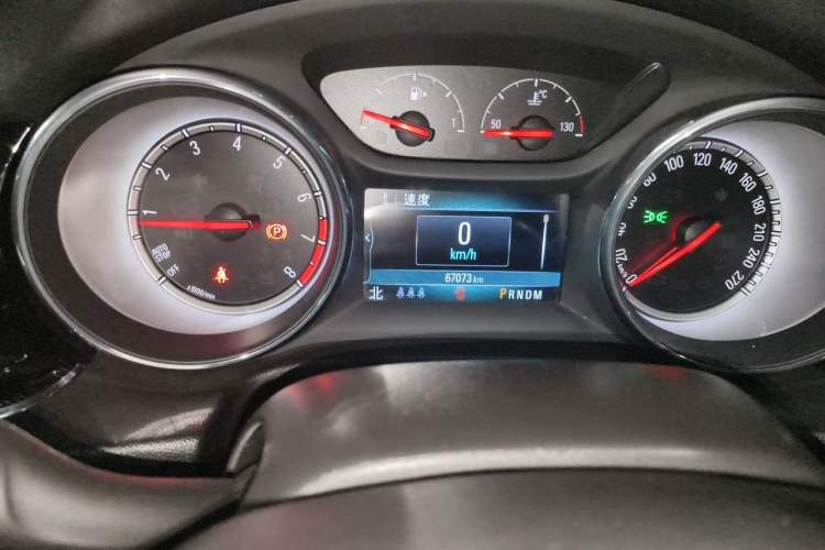 Used Buick Regal 2017 20T Elite Edition Odometer Close Up