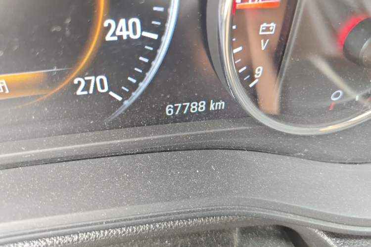Used Buick Regal 2017 28T Prestige Model Odometer Close Up