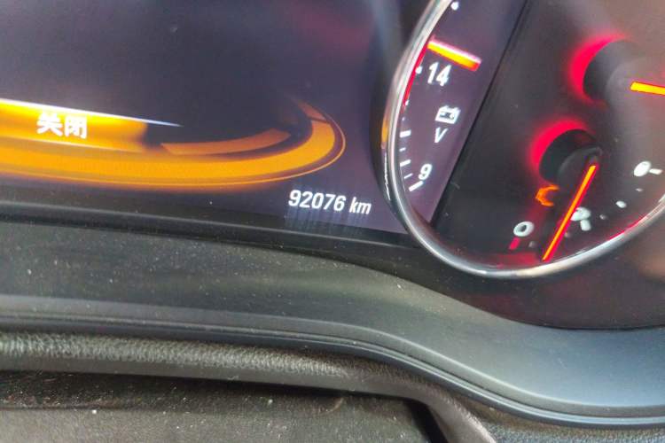 Used Buick Regal 2017 20T Prestige Model Odometer Close Up