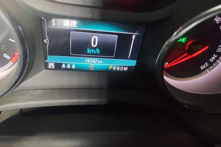 Used Buick Regal 2017 20T Elite Edition Odometer Close Up