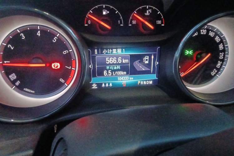 Used Buick Regal 2017 20T Elite Edition Odometer Close Up