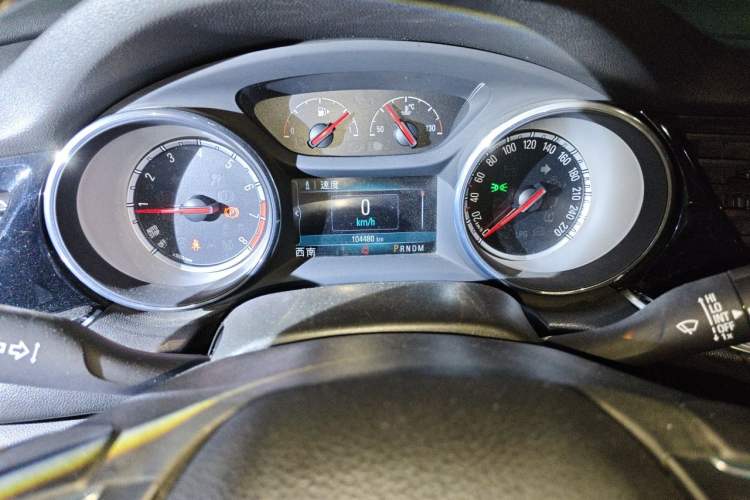 Used Buick Regal 2017 20T Elite Edition Odometer Close Up