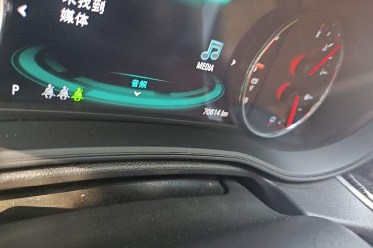 Used Buick Regal 2017 20T Prestige Model Odometer Close Up