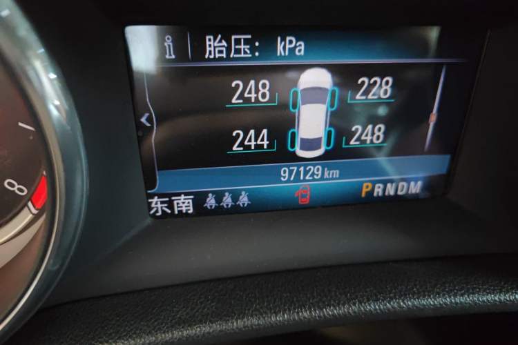 Used Buick Regal 2017 20T Luxury Model Odometer Close Up