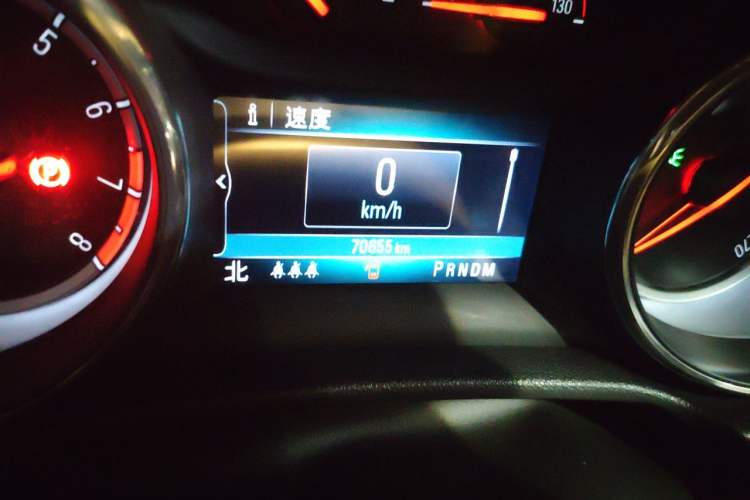 Used Buick Regal 2017 20T Elite Edition Odometer Close Up