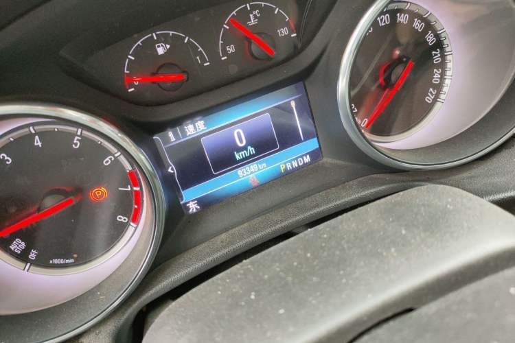 Used Buick Regal 2017 20T Elite Edition Odometer Close Up