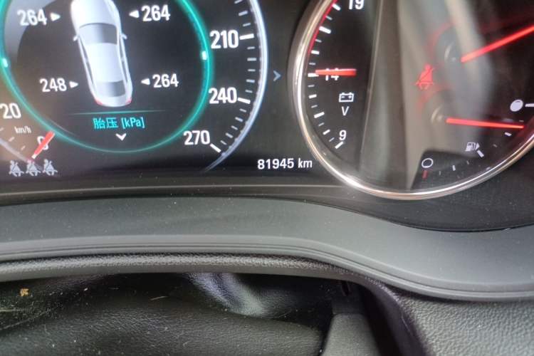 Used Buick Regal 2017 28T Prestige Model Odometer Close Up