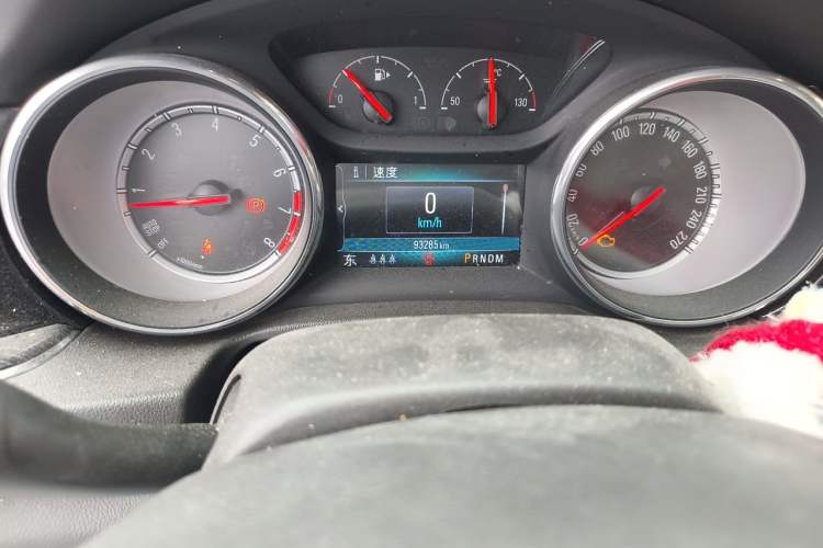 Used Buick Regal 2017 20T Elite Edition Odometer Close Up