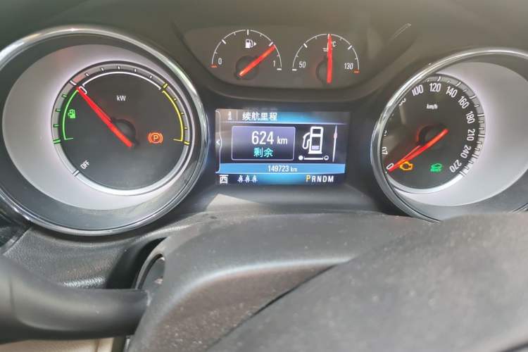 Used Buick Regal 2017 30H Luxury Version Odometer Close Up