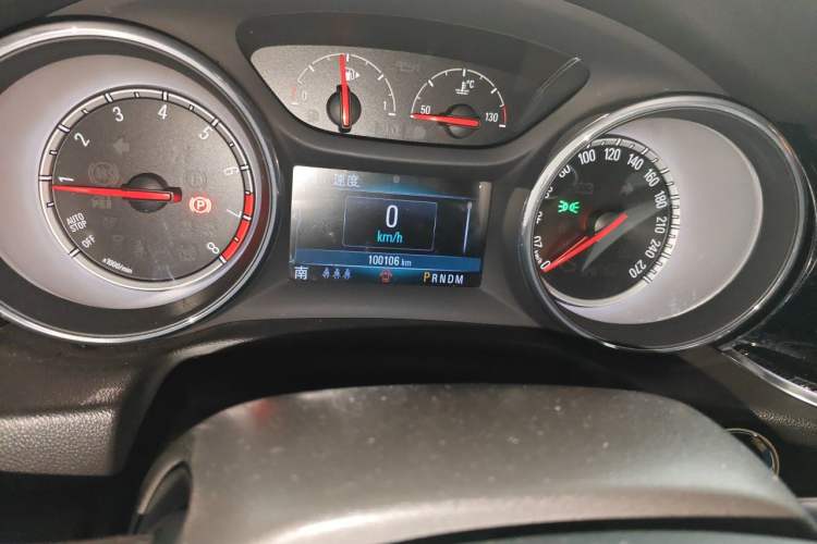 Used Buick Regal 2017 20T Luxury Model Odometer Close Up