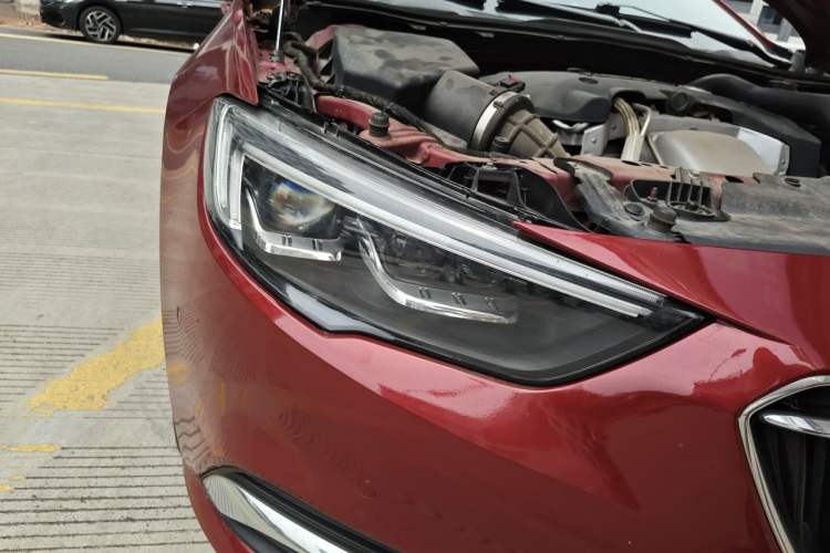 Used Buick Regal 2017 28T Prestige Model Right Front Headlight