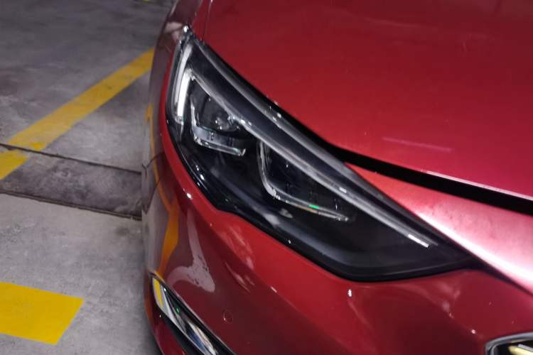 Used Buick Regal 2017 20T Luxury Model Right Front Headlight