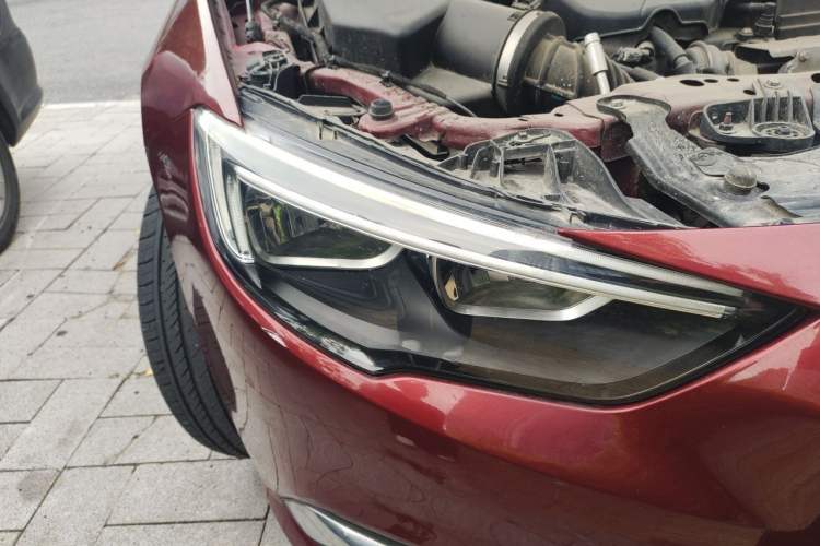 Used Buick Regal 2017 20T Elite Edition Right Front Headlight