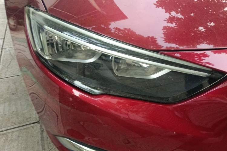 Used Buick Regal 2017 20T Elite Edition Right Front Headlight