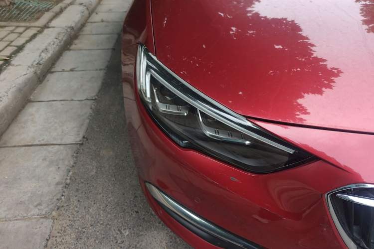 Used Buick Regal 2017 20T Luxury Model Right Front Headlight