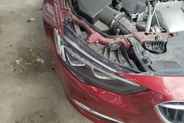 Used Buick Regal 2017 28T Prestige Model Right Front Headlight