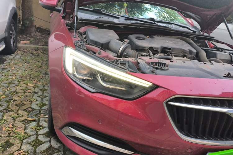 Used Buick Regal 2017 20T Luxury Model Right Front Headlight