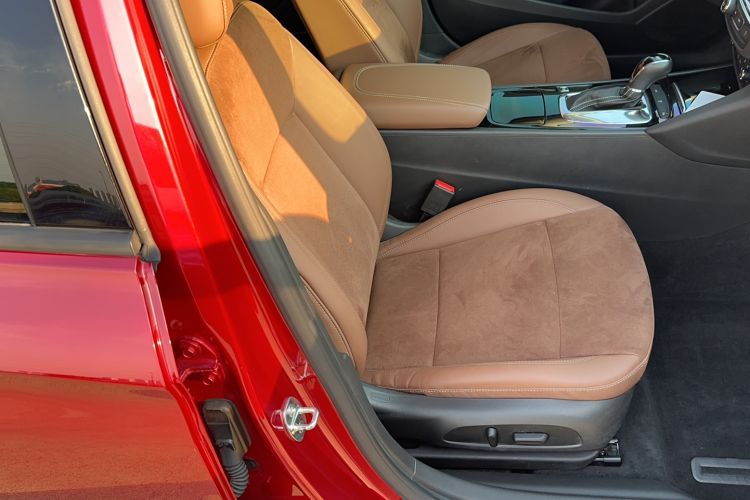 Used Buick Regal 2017 20T Elite Edition Right Front Seat