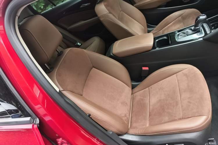 Used Buick Regal 2017 20T Elite Edition Right Front Seat