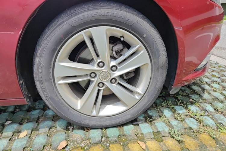 Used Buick Regal 2017 20T Elite Edition Right Front Wheel Hub