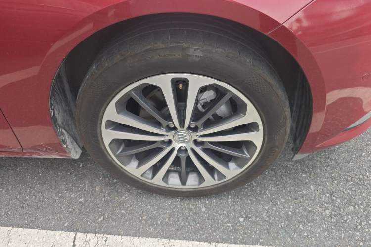 Used Buick Regal 2017 28T Prestige Model Right Front Wheel Hub