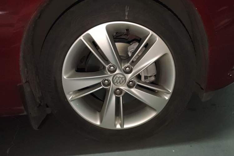 Used Buick Regal 2017 20T Elite Edition Right Front Wheel Hub