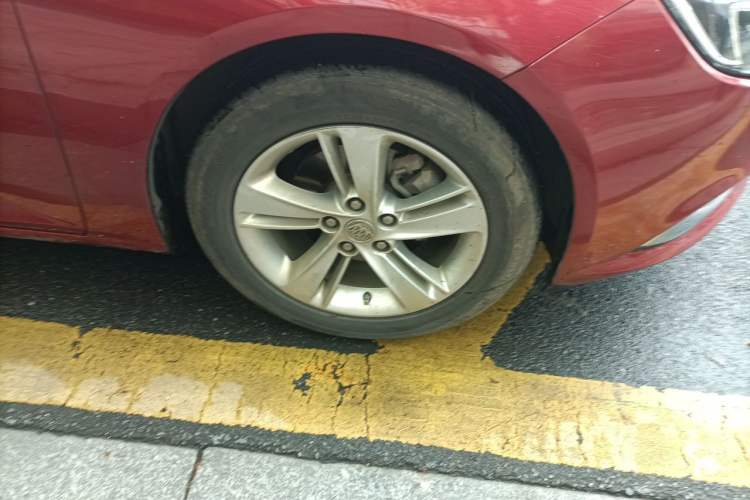 Used Buick Regal 2017 20T Elite Edition Right Front Wheel Hub