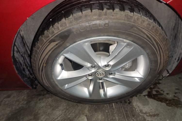 Used Buick Regal 2017 20T Elite Edition Right Front Wheel Hub
