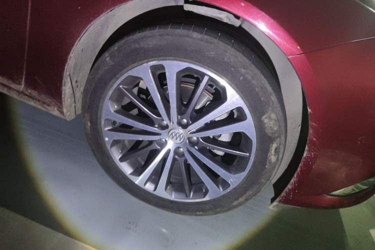 Used Buick Regal 2017 28T Prestige Model Right Front Wheel Hub