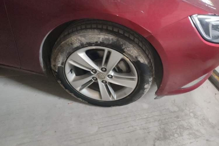 Used Buick Regal 2017 20T Elite Edition Right Front Wheel Hub