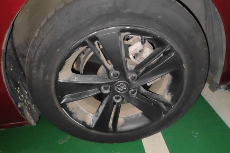 Used Buick Regal 2017 20T Luxury Model Right Front Wheel Hub