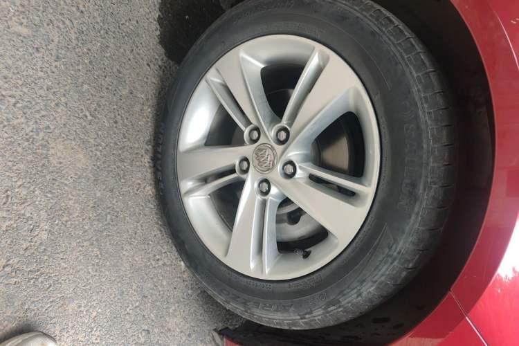 Used Buick Regal 2017 20T Luxury Model Right Front Wheel Hub