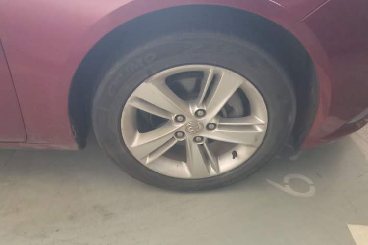 Used Buick Regal 2017 20T Luxury Model Right Front Wheel Hub