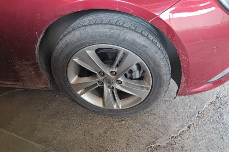 Used Buick Regal 2017 20T Luxury Model Right Front Wheel Hub