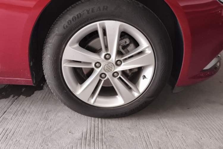 Used Buick Regal 2017 20T Luxury Model Right Front Wheel Hub