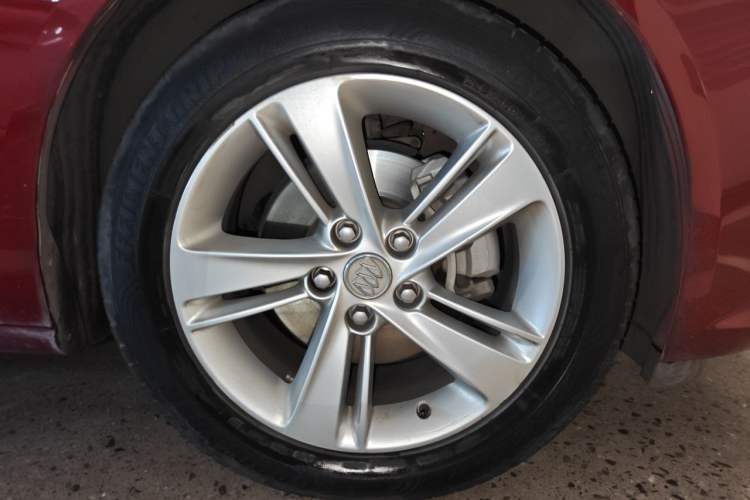 Used Buick Regal 2017 20T Elite Edition Right Front Wheel Hub