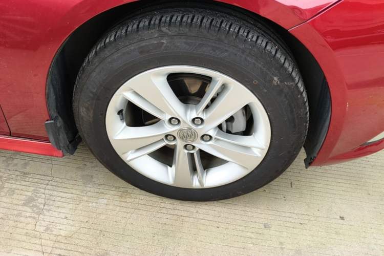 Used Buick Regal 2017 20T Elite Edition Right Front Wheel Hub
