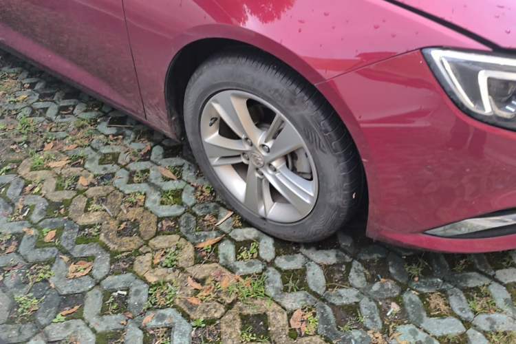 Used Buick Regal 2017 20T Luxury Model Right Front Wheel Hub