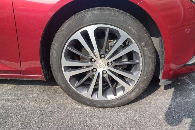 Used Buick Regal 2017 28T Prestige Model Right Front Wheel Hub