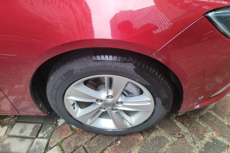Used Buick Regal 2017 20T Elite Edition Right Front Wheel Hub
