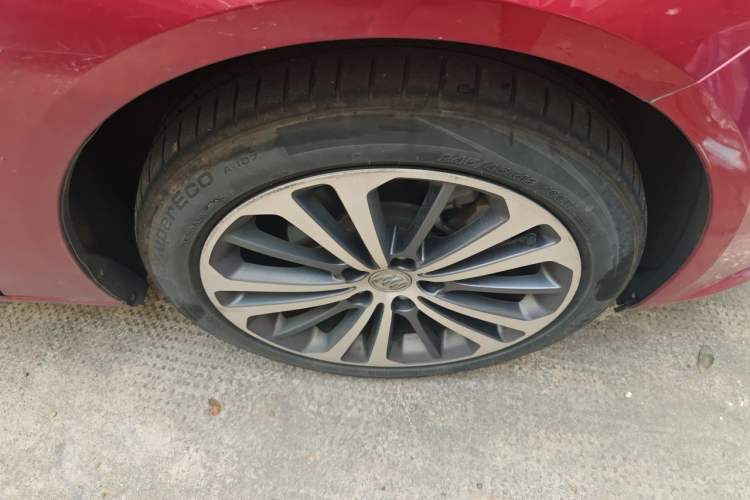 Used Buick Regal 2017 28T Luxury Edition Right Front Wheel Hub