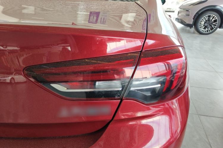 Used Buick Regal 2017 20T Luxury Model Right Rear Taillight