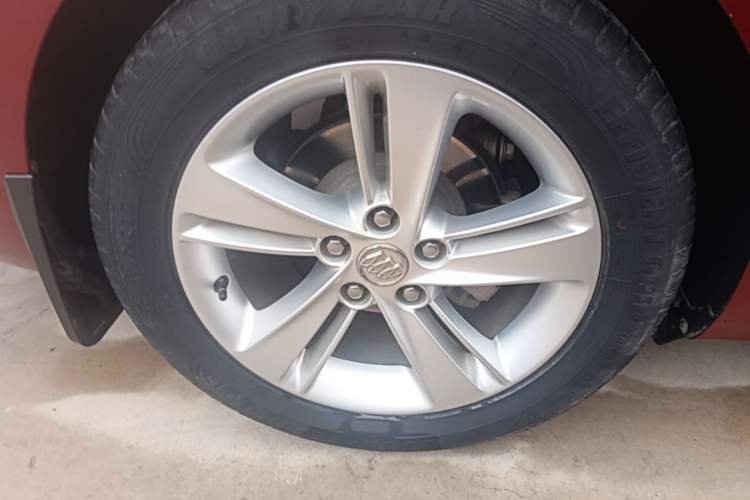 Used Buick Regal 2017 20T Elite Edition Right Rear Wheel Hub