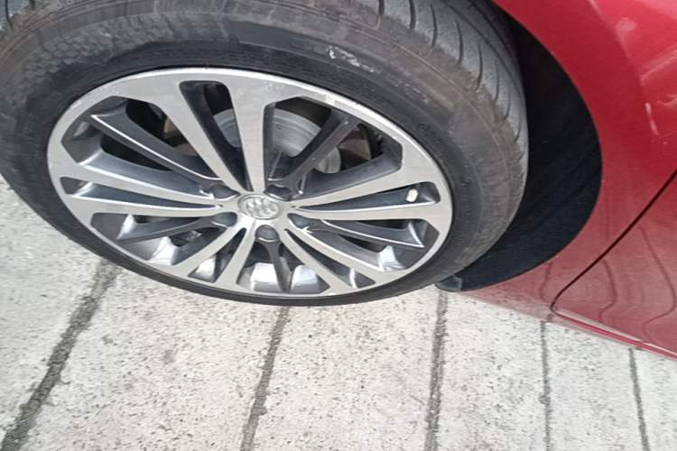 Used Buick Regal 2017 28T Prestige Model Right Rear Wheel Hub