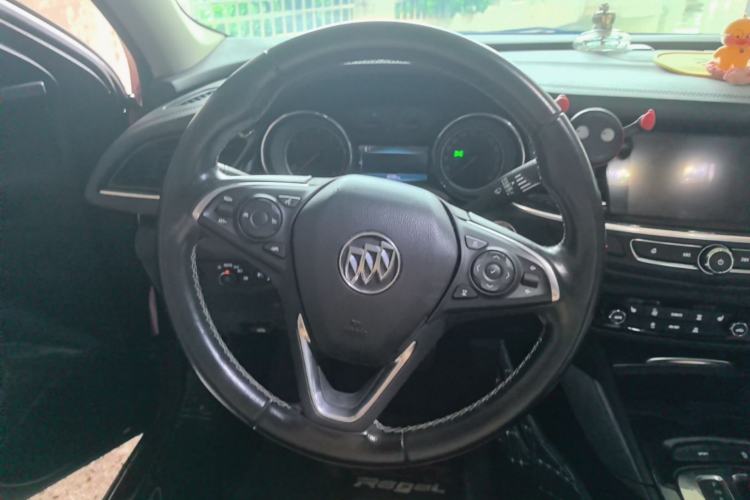 Used Buick Regal 2017 20T Elite Edition Steering Wheel