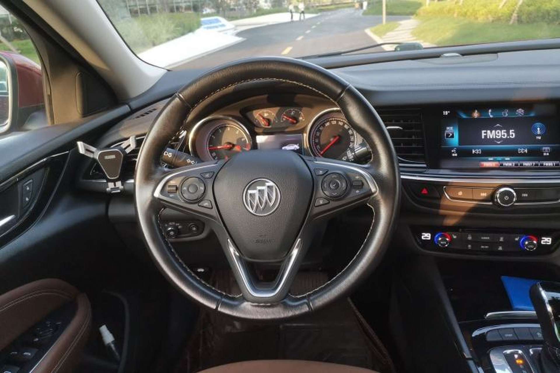 Used Buick Regal 2017 20T Luxury Model Steering Wheel