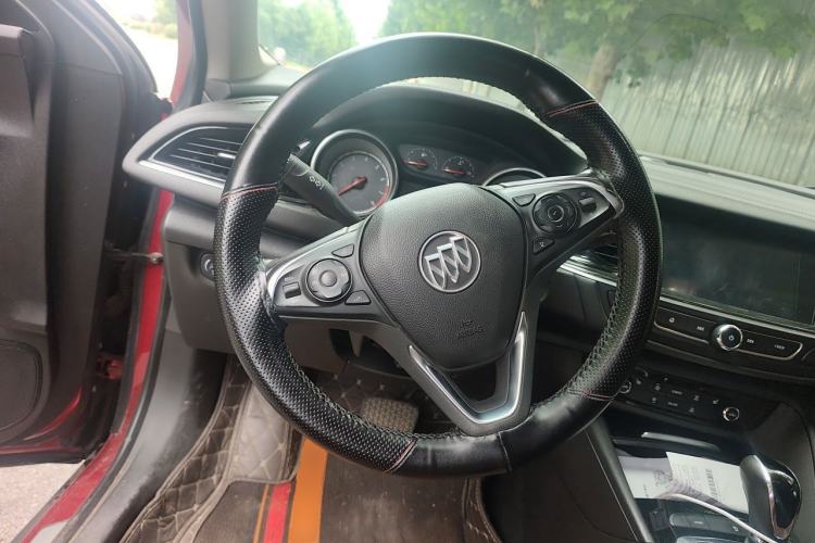 Used Buick Regal 2017 20T Luxury Model Steering Wheel